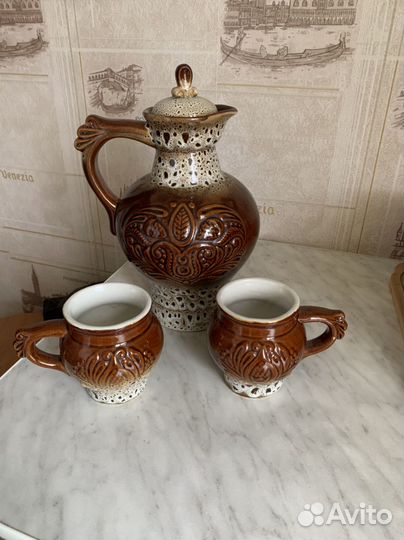 Кувшин керамический с кружками