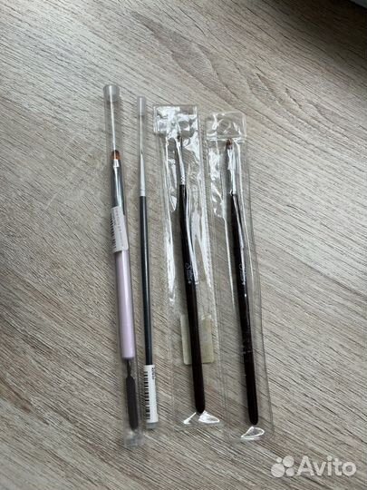 Фрезы для ногтей, кисти для маникюра