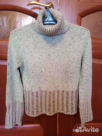 Свитеры р. 46-48 в ассортименте