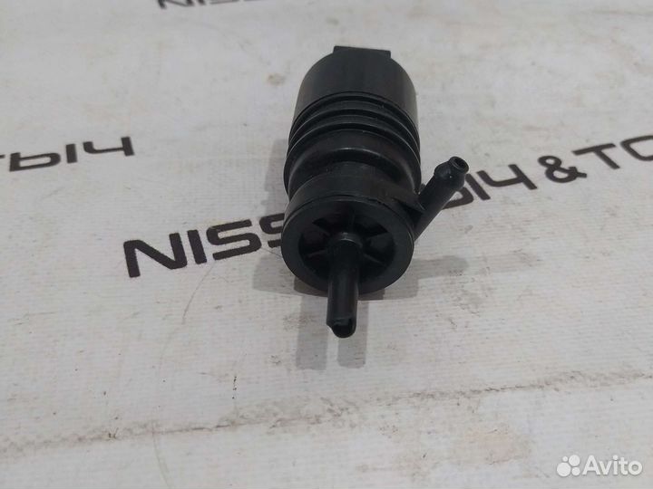 Насос омывателя лобового стекла Nissan Primera P12