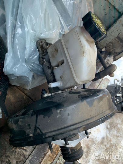 Продам вакумник с бачком доя жидкости тормозов