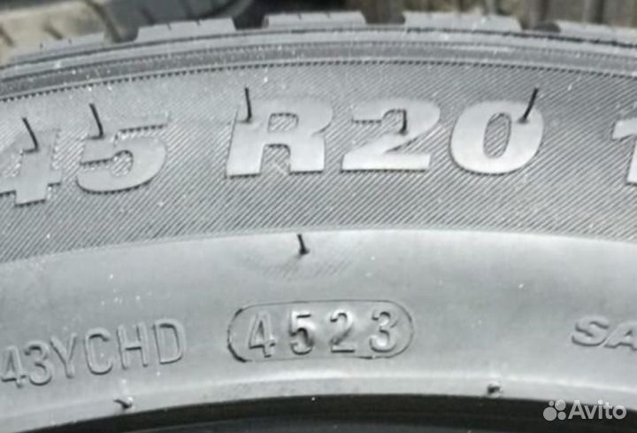 Kumho WinterCraft WP72 245/45 R20 103V