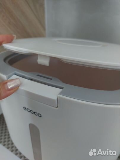 Контейнер пищевой с крышкой