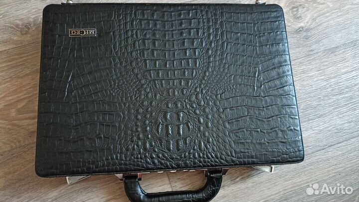 Кейс дипломат