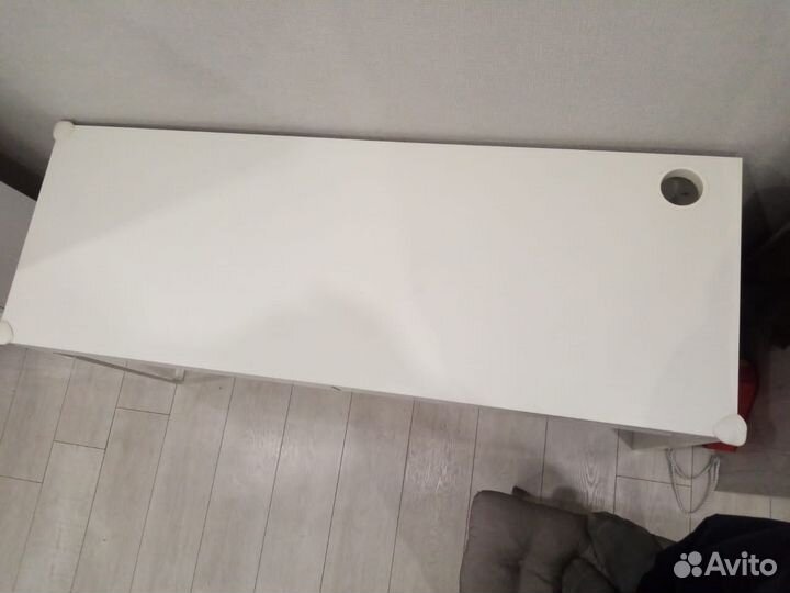 Письменный стол IKEA микке 142*50