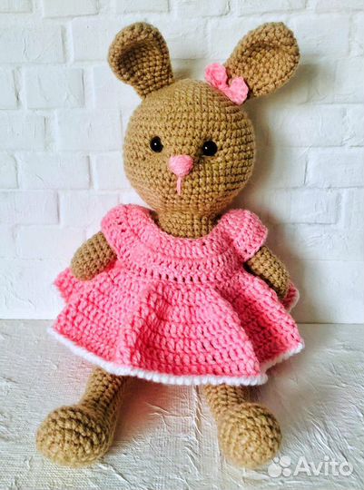 Вязаный зайчик амигуруми