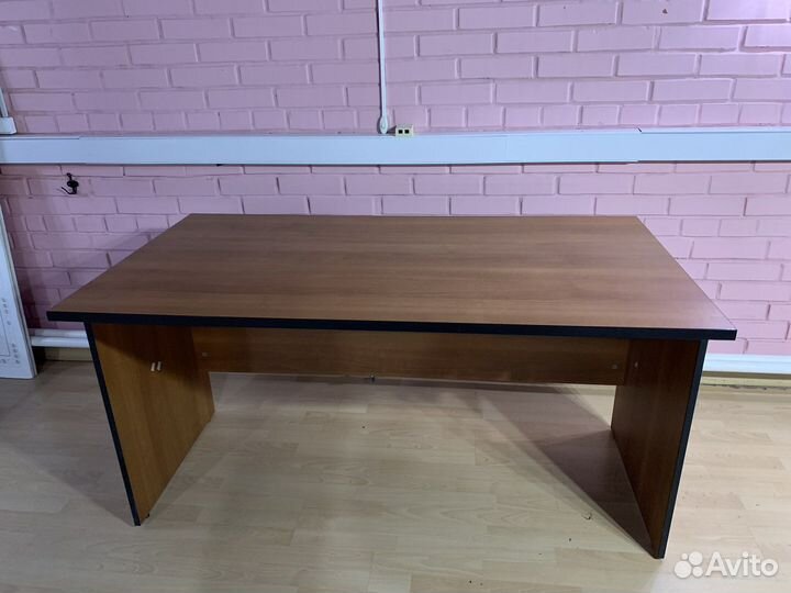 Письменный стол