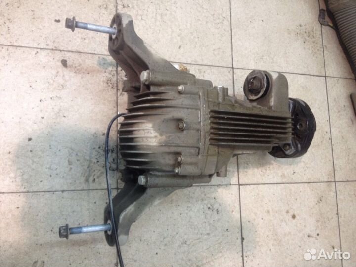 Задний редуктор ML 164, R 251 AMG 63