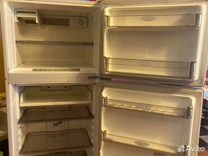 Холодильнк Samsung Deluxe