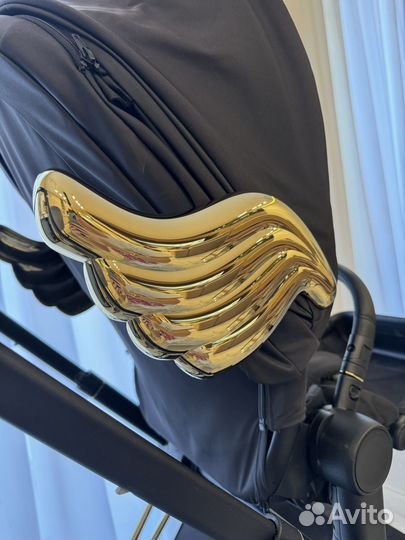 Cybex Priam IV коляска by Jeremy Scott с крыльями