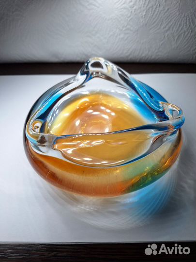 Редкая раритетная пепельница цветное пресс стекло