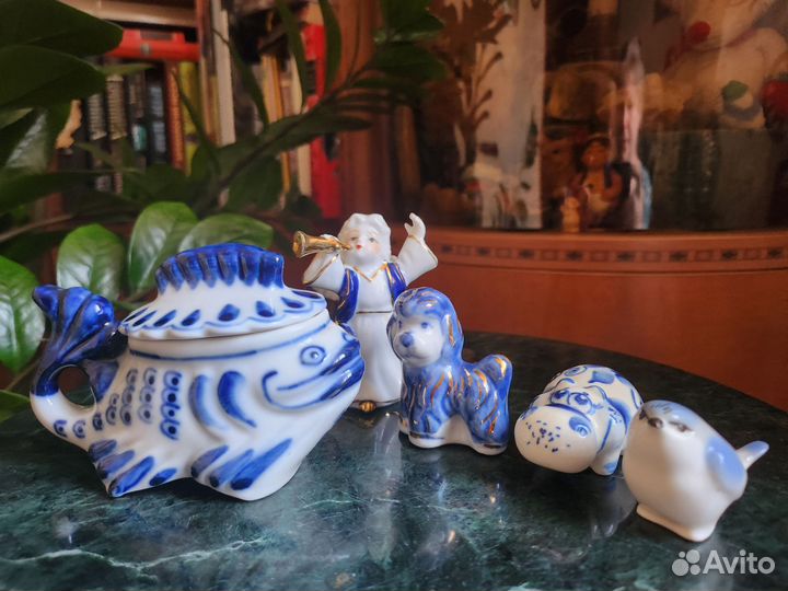 Гжель. Фигурки. Соусница, вазочка для икры, осётр