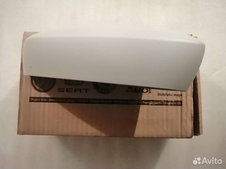 Кожух зеркала правый VW Polo Sedan