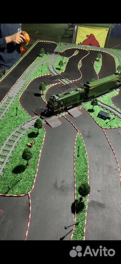 Гоночный трек на радиоуправляемых машинках