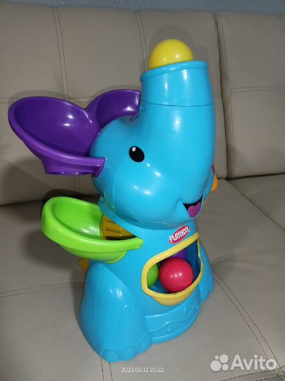 Игрушка слон фонтан
