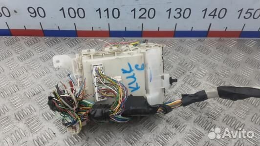 Блок предохранителей toyota avensis T27 (KUK06M101