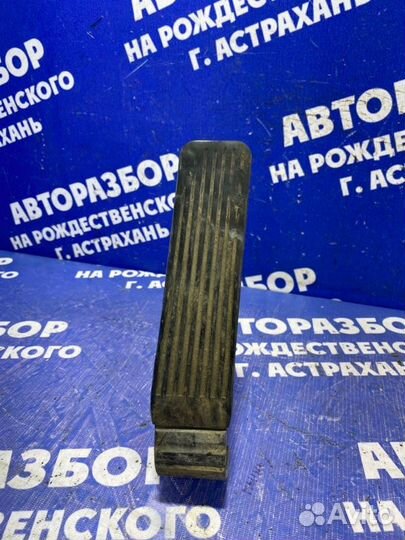 Педаль газа Mercedes-Benz W210 седан 2000