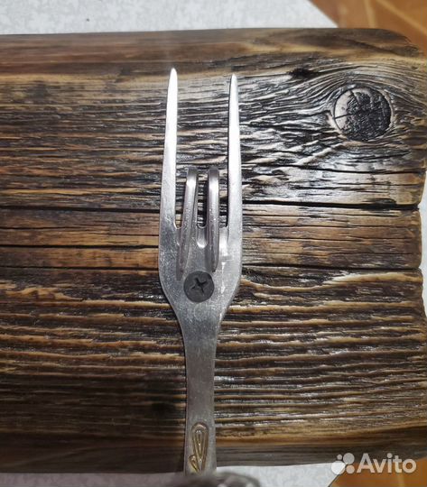 Вешалка из вилок