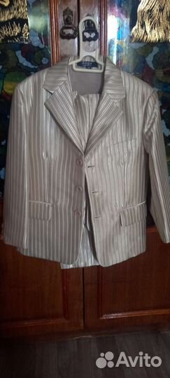 Костюм тройка