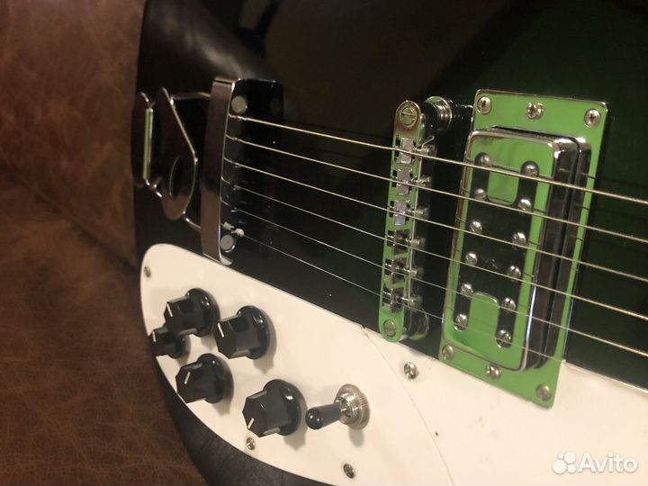 Rickenbacker 481