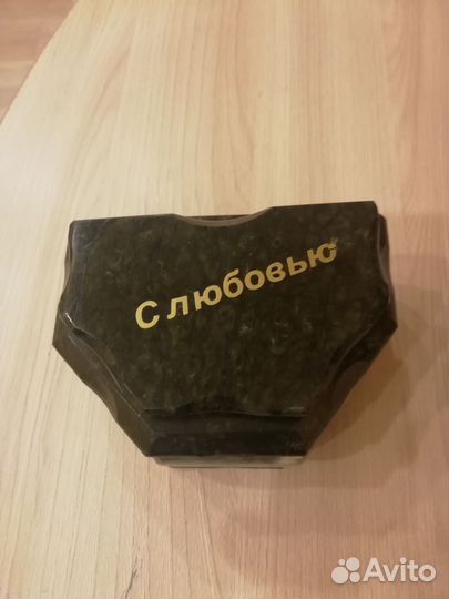 Шкатулка из нефрита