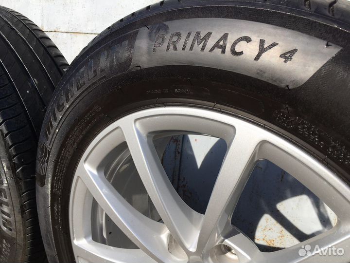 Michelin 225/60R17,кованые оригинальные диски Audi