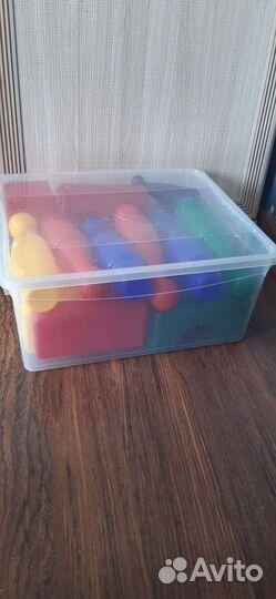 Игрушки (лошадка пони, конструктор)