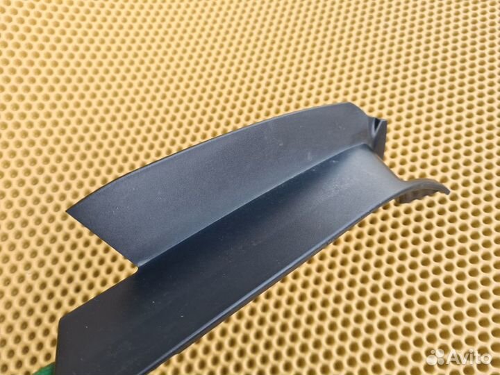 Накладка фонаря задняя левая Infiniti M25 M37 M56
