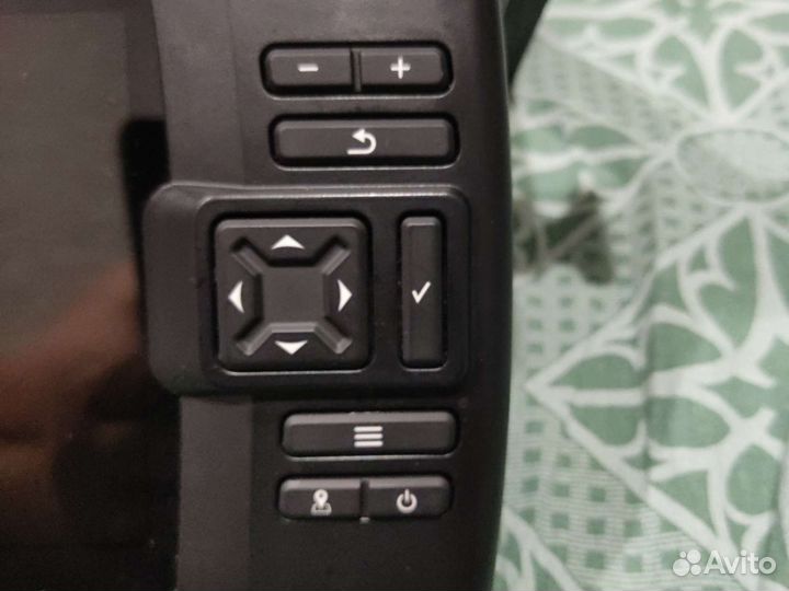 Эхолот Garmin striker vivid 7sv