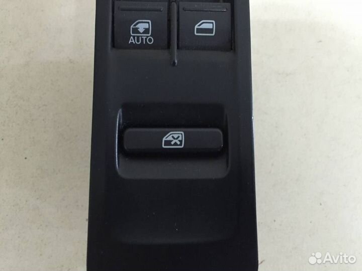 Блок управления стеклоподъемниками Volkswagen Polo