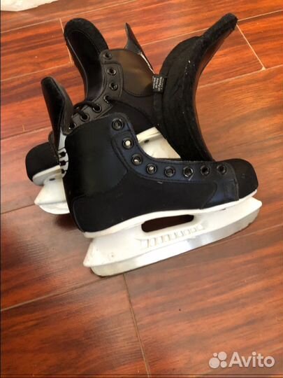 Хоккейные коньки Bauer