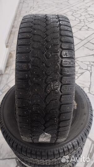 Yokohama Ice guard stud ig55 215 60 r16 PCD