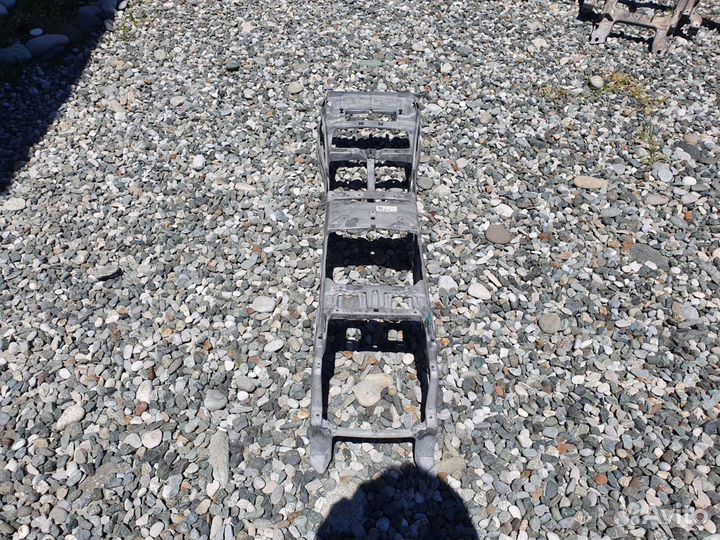 Кронштейн центральной консоли для Audi A8 D4