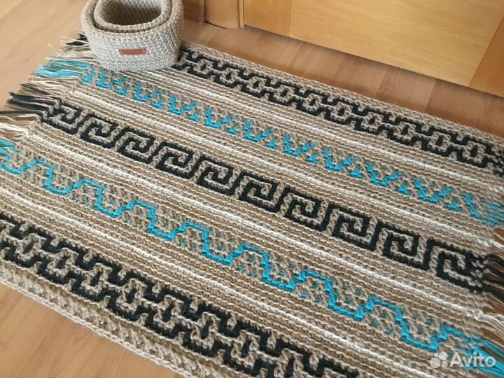 Коврик из джута ручной работы