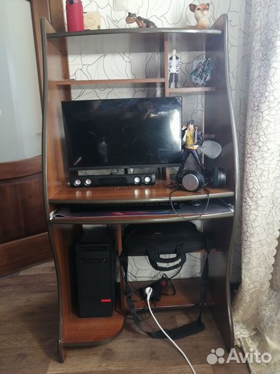 Компьютерный стол