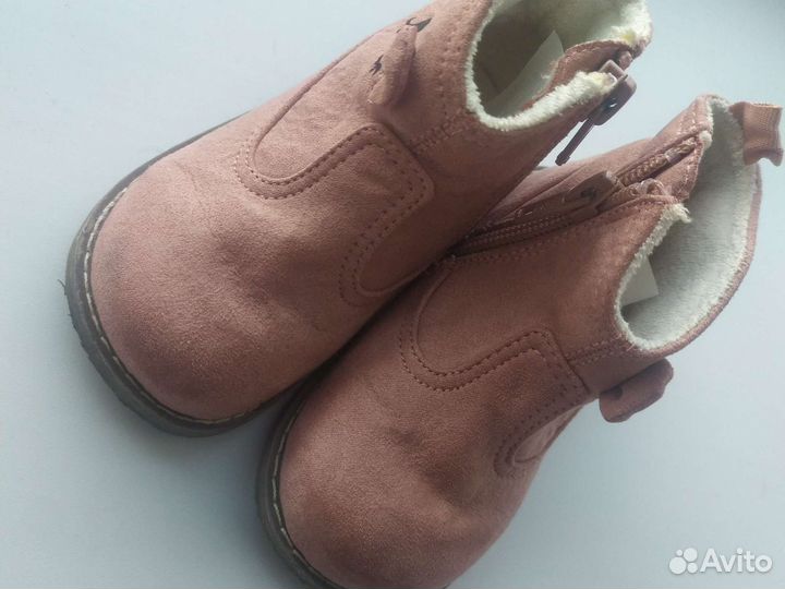 Сапожки весенние для девочки