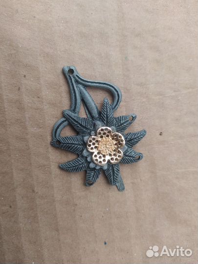 Брошь винтаж цветок 