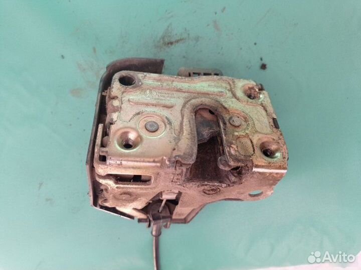 Замок двери передний правый Renault Megane