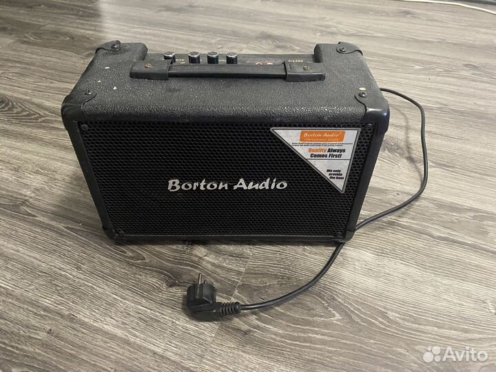 Комбоуслитель для электрогитары