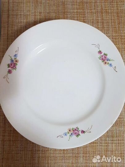Тарелки разные