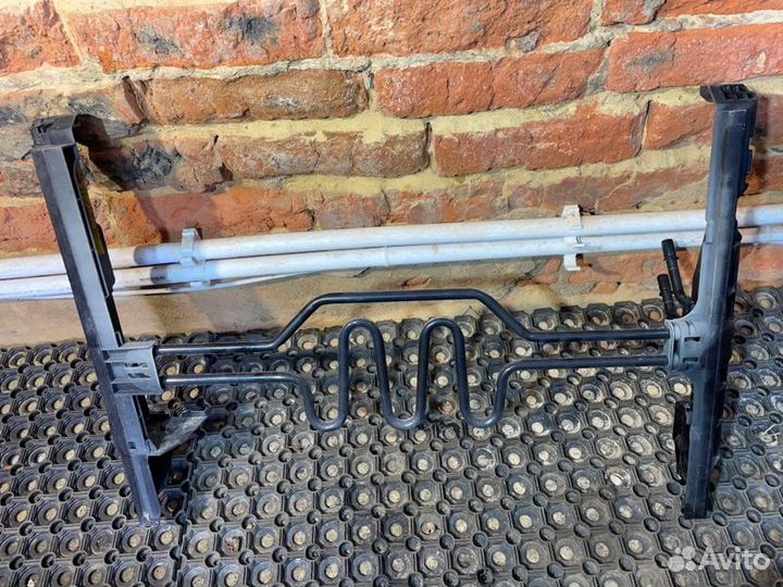 Рамка радиатора Bmw X1 E84 N20B20 2012