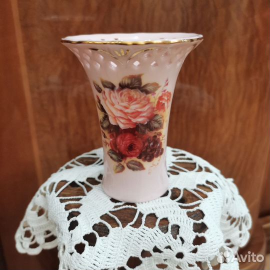 Вазочка фарфоровая