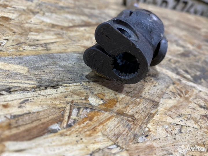 Рулевой карданчик Ваз 1111 Ока 1994