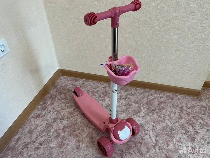 Самокат детский со светящимися колесами