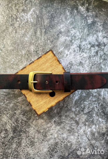 Мужской кожаный ремень