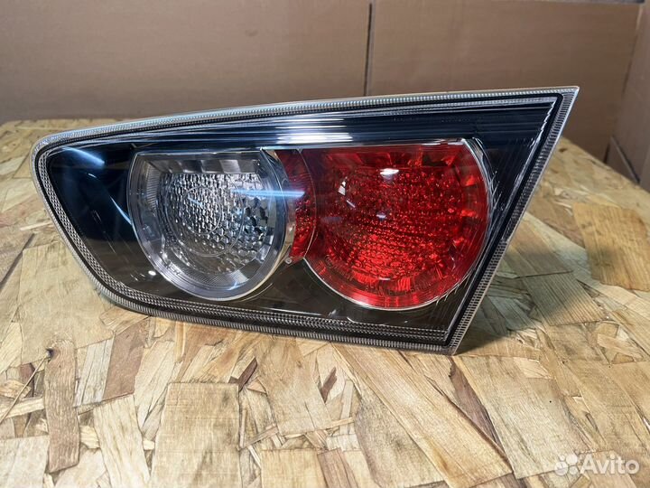 Задний фонарь правый Mitsubishi Lancer 10
