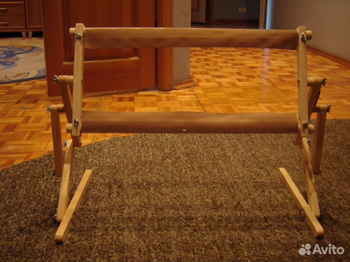 Диванный станок для вышивки