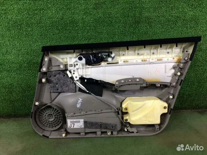 Обшивка двери передняя левая Honda Civic FD1 R18A