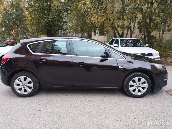 Opel Astra 1.6 AT, 2014, 136 000 км