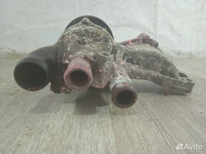 Водяной насос Volkswagen Passat B3 1992